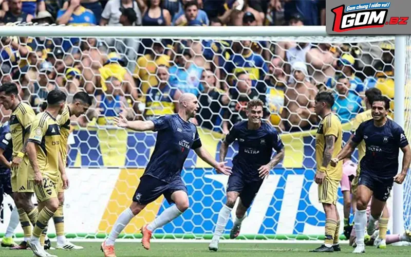 cầu thủ Auckland City ghi bàn gỡ hòa trước Boca Juniors
